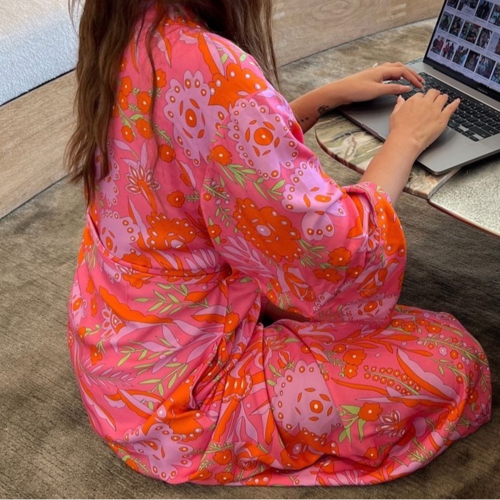 Cravings - The Dolcezza Wrap Robe in Rosa - Picture 5 of 12